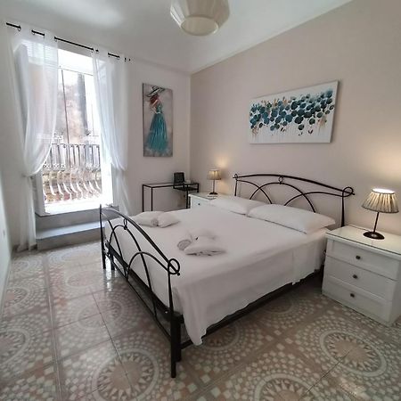 Casa Barnaba Apartman Szirakúza Kültér fotó