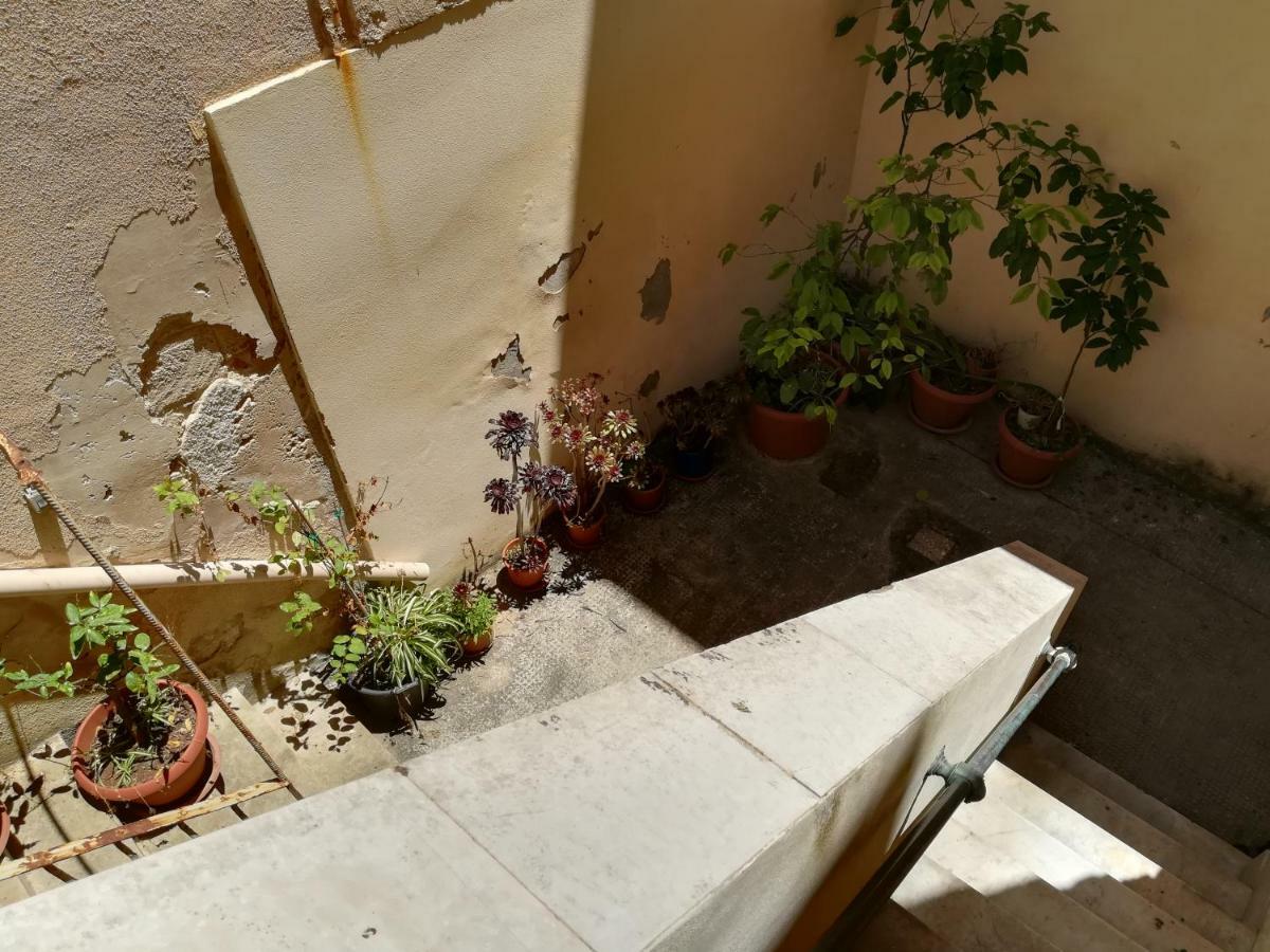 Casa Barnaba Apartman Szirakúza Kültér fotó